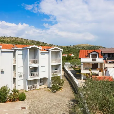 By The Sea - Sibenik - 958 アパート