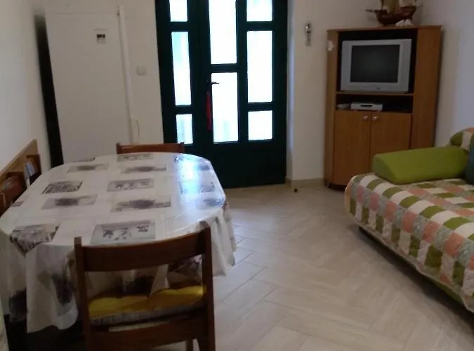 アパート By The Sea - Sibenik - 958 ザボリッチ