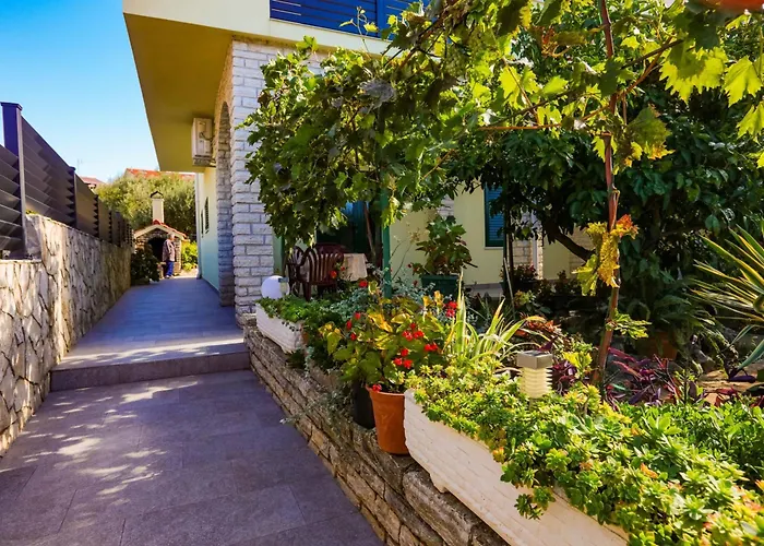 Appartement By The Sea Zaboric, Sibenik - 958 Zaboric